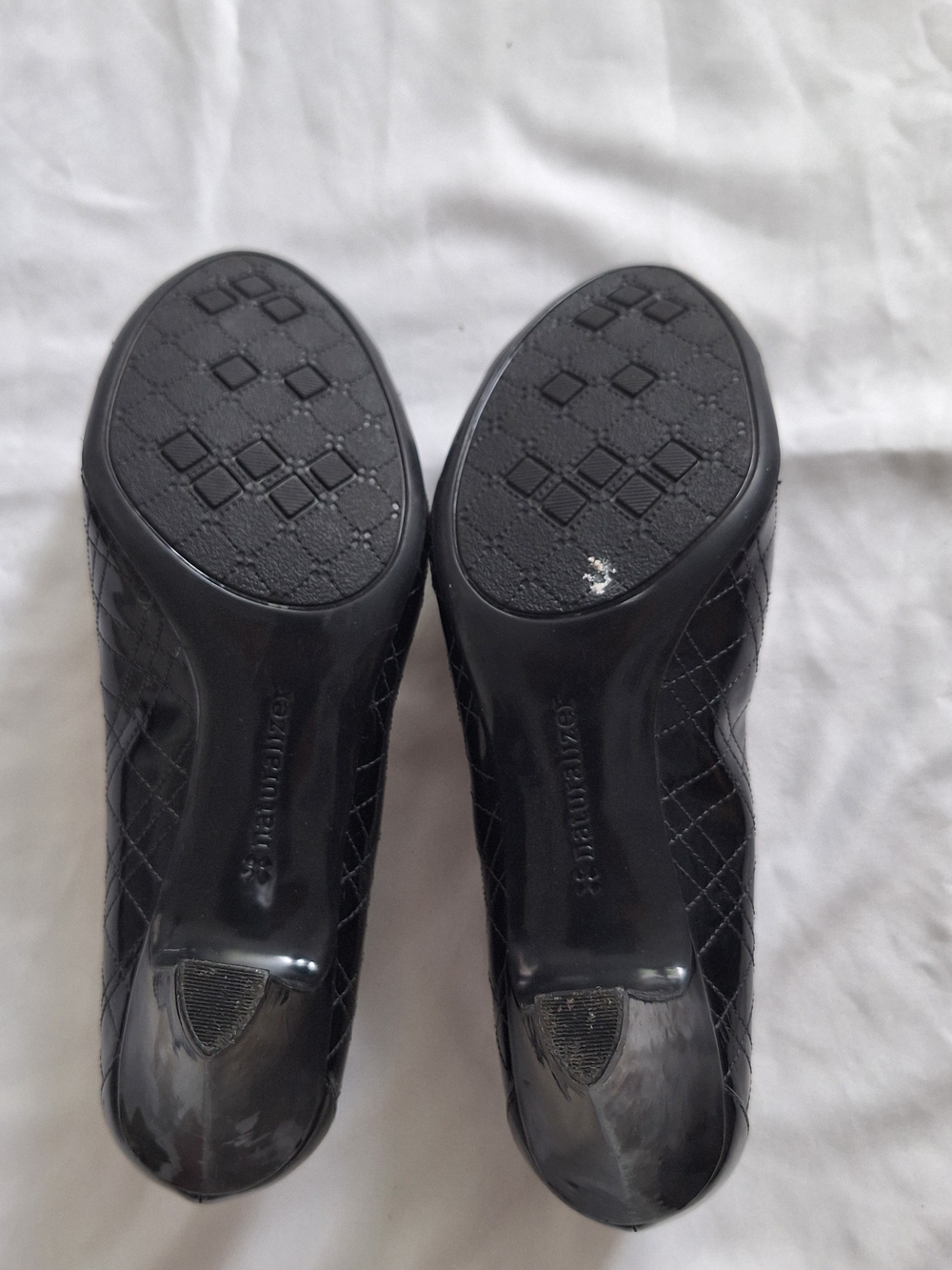 Naturalizer Women's Black Quilted Patent Bow Pumps 8 1/2 - Picture 6 of 6